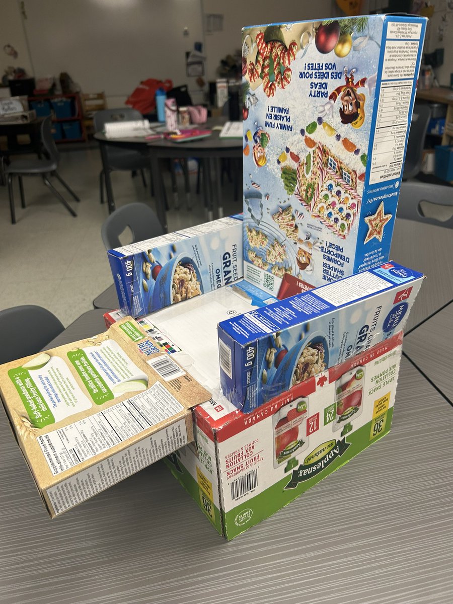 MsKeyota's tweet image. Frank Gehry would be sooo proud! Ss built chairs for their client ~ Goldilocks. #Science #structures @OttCatholicSB @CorpusOCSB #STEAM