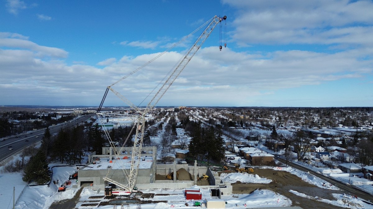 Melloul_Blamey's tweet image. Yes, precast does move this quickly! @pre_conontario 
The parking structure nears completion as we look ahead to towers 1 and 2 of #affordablehousing for the County of Simcoe
#MMC #ModernConstruction #PrecastExpertise #Precast #TotalPrecast #Modular #MMC #PreFab #DfMA #BIM