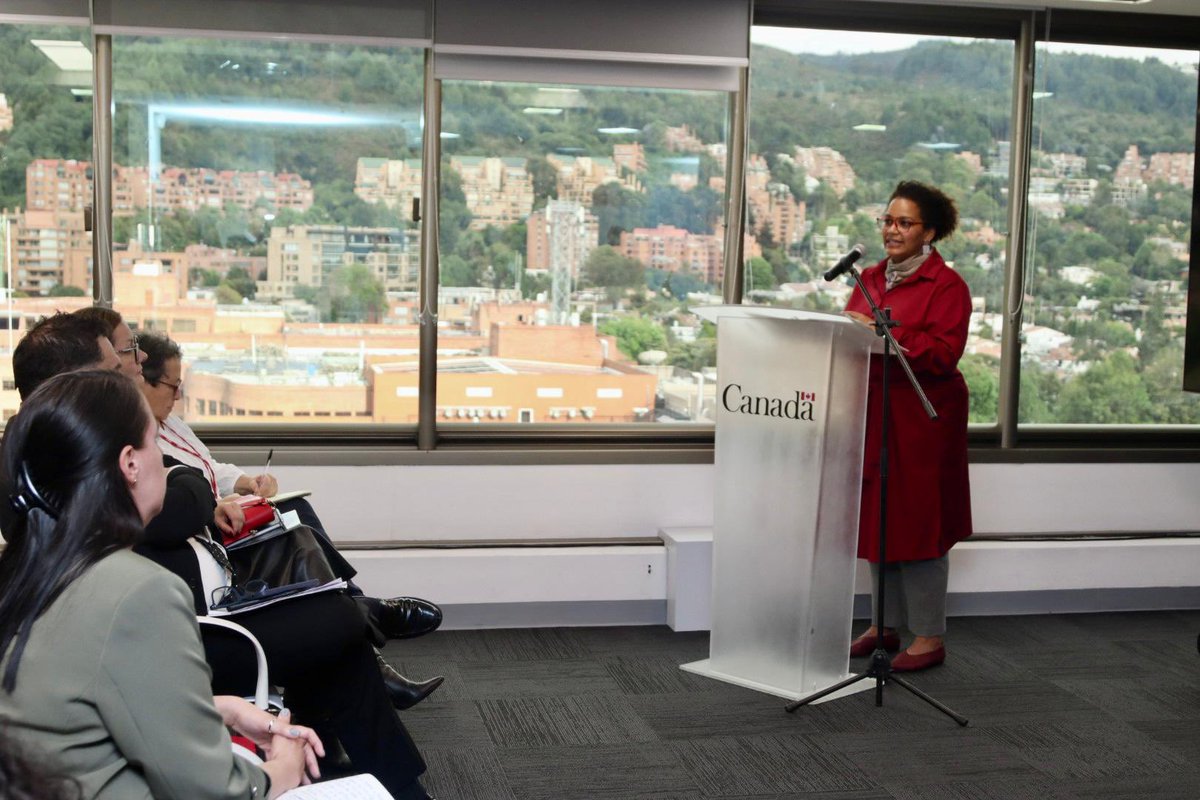 Canadá en Colombia tweet media