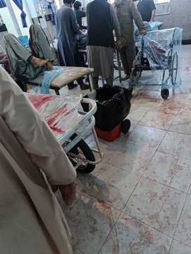 Mahsa_Heza's tweet photo. اطلاعات موثق حاکی از آن است که هسته‌های عملیاتی داعش خراسان در هرات، با هدایت مستقیم والی و استخبارات طالبان فعال نگاه داشته شده‌اند. هدف، مدیریت روابط جبهه مقاومت و ایران از طریق حربه تروریسم است. 
حمله به شیعیان نیز با هماهنگی کامل دفتر والی و شخص دستیار وی صورت گرفته است.
#MH9 https://t.co/XJkEnJ2Ung