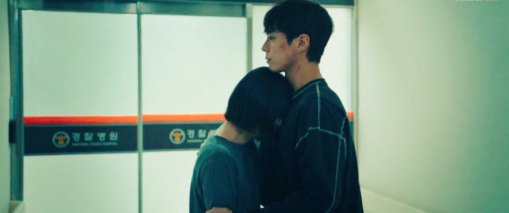 wabisabii's tweet image. Herworldfeelssafestinhisarms.                      🤧♡ 

#GoodBoy #KimSoHyun #ParkBoGum