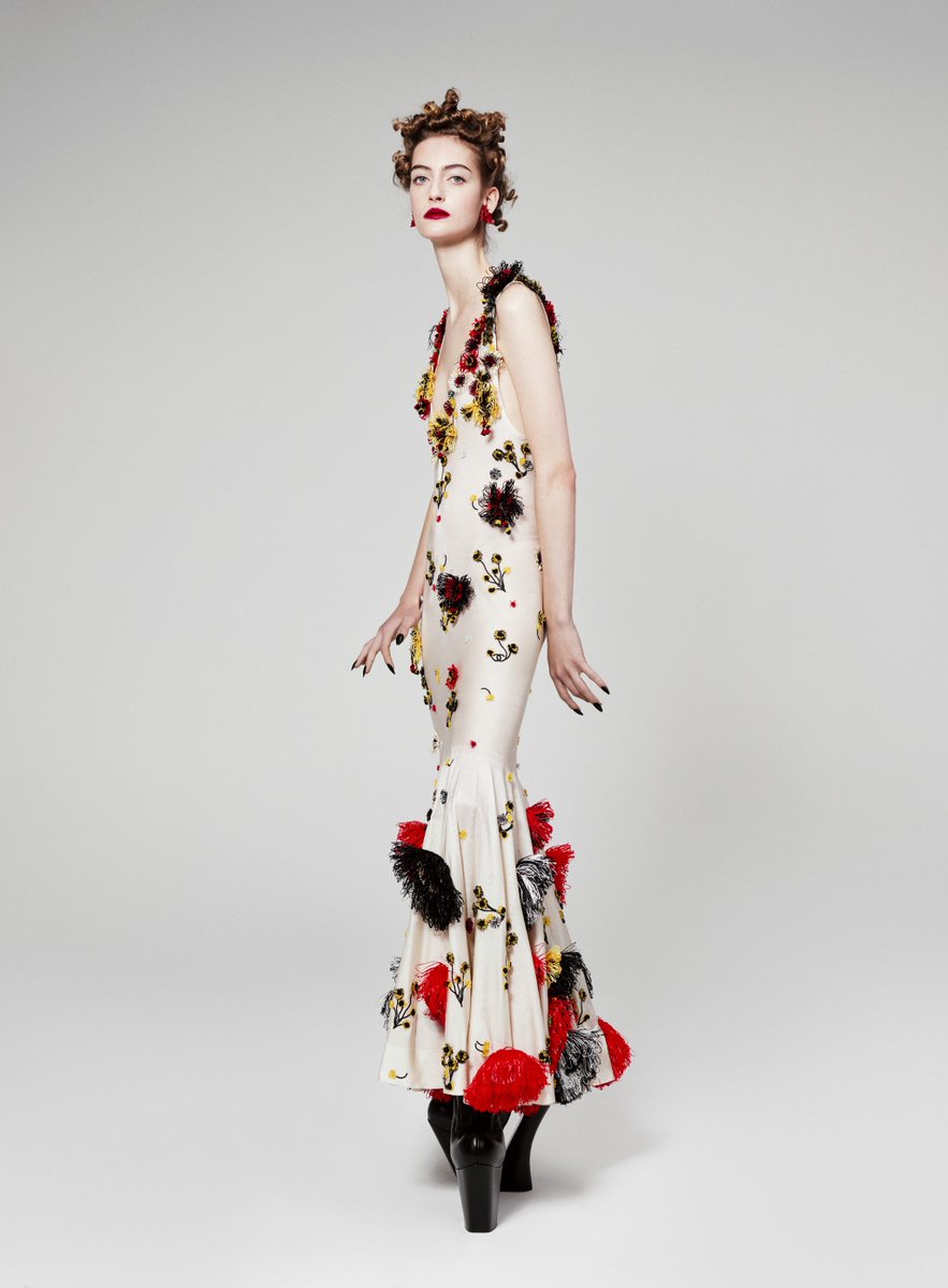 jeanmicheldames's tweet photo. Elle Magazine 
Styled by Paul Sinclaire

Dress by Delara and pumps Beilu Song 
CHANEL by Matthieu Blazy and Marc Jacobs boots https://t.co/mCWIEBIJOE