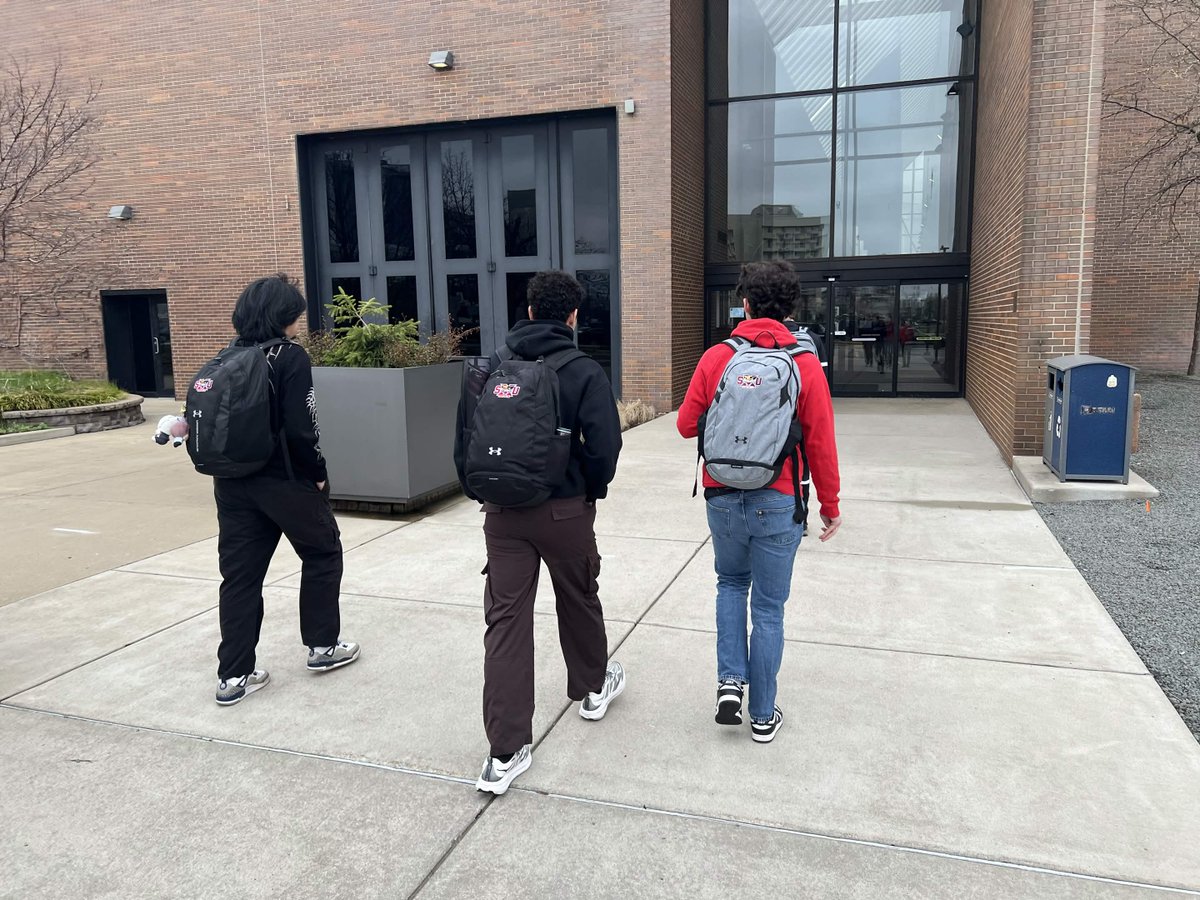 Saint Xavier Esports tweet media