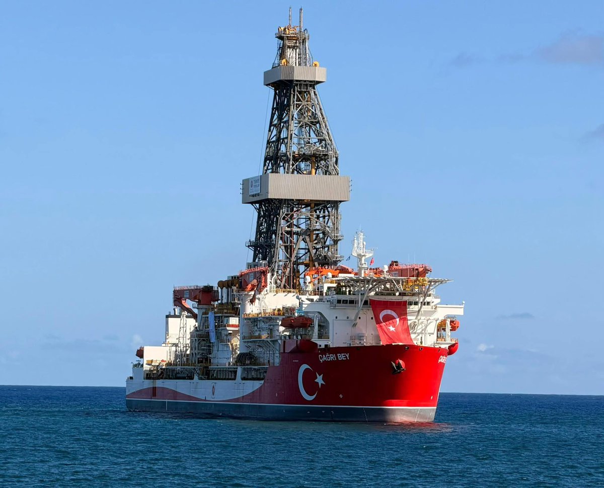 adow4489's tweet photo. From Turkey’s support during the 2011 famine to today’s oil exploration, our cooperation with Turkey 🇹🇷 has grown into real progress.

Somalia is rising and turning challenges into opportunity together. Thanks to President @HassanSMohamud who made this dream possible @aBayraktar1 https://t.co/v44MgrrPY6