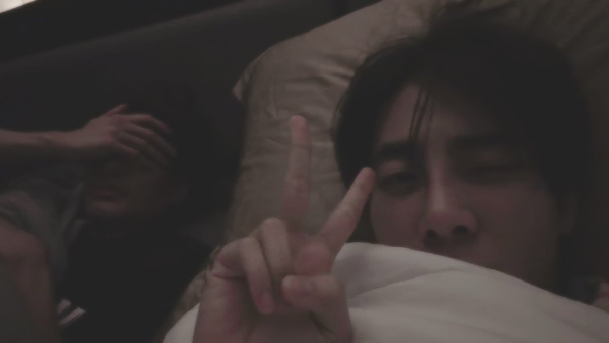 EarthOfficialFC's tweet image. อันนี้ไม่น่าติด F (Friendship 101) นะคะ 🫣

IGs : mixxiw 

#OnlyFriendsDreamOnEP7 
@Earth_Pirapat #EarthPirapat 
#เอิร์ทมิกซ์ #EarthMix