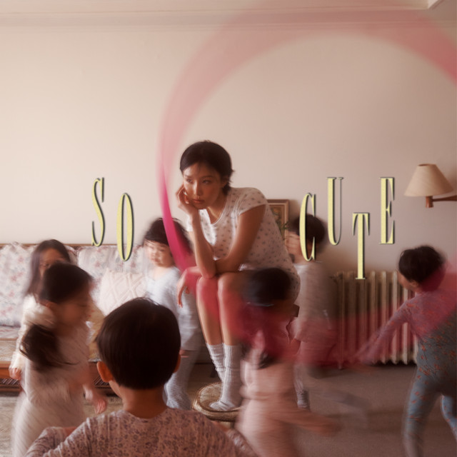 kchartsmaster's tweet image. “So Cute” by HWASA debuts with 50,310 streams on Spotify Counter.