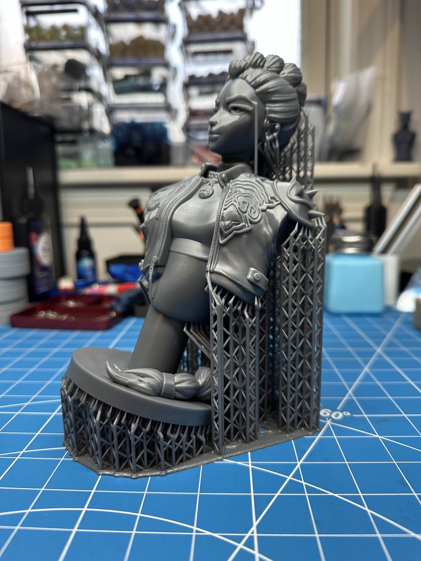 CharroZuck's tweet image. Rumi - Kpop Demon Hunters
Sculpt: @printedobsessio commissioned by @fotismint 
Printer: @mypeopoly Forge &amp;amp; @WhamBamSystems XTR
Resin: @SirayaTech Fast Metal Grey
#3dprinting #kpopdemonhunter #3dresinprinter