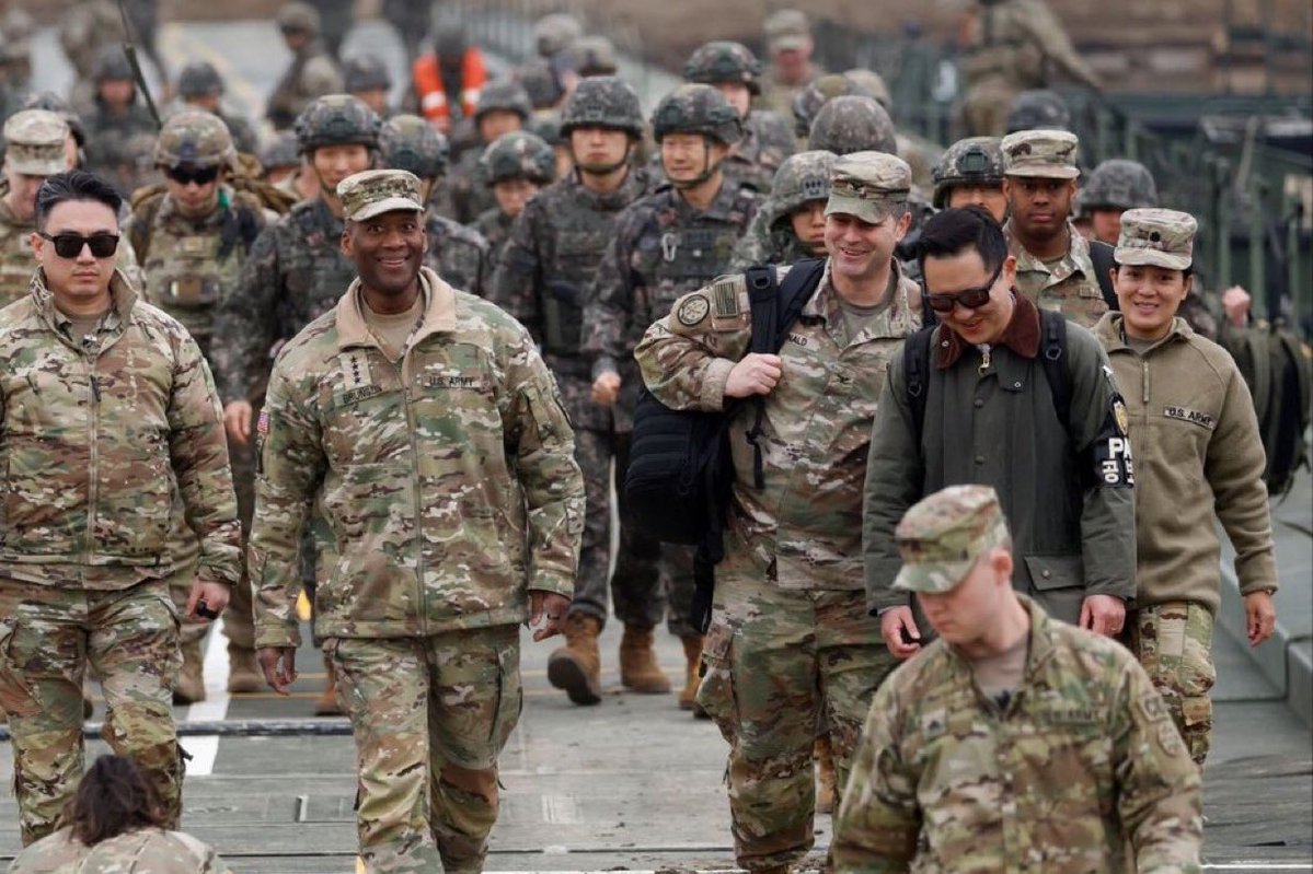 صحيفة وول ستريت جورنال: نحو 2000 جندي من فرقة المظليين 82 قد يصلون إلى الشرق الأوسط خلال أيام