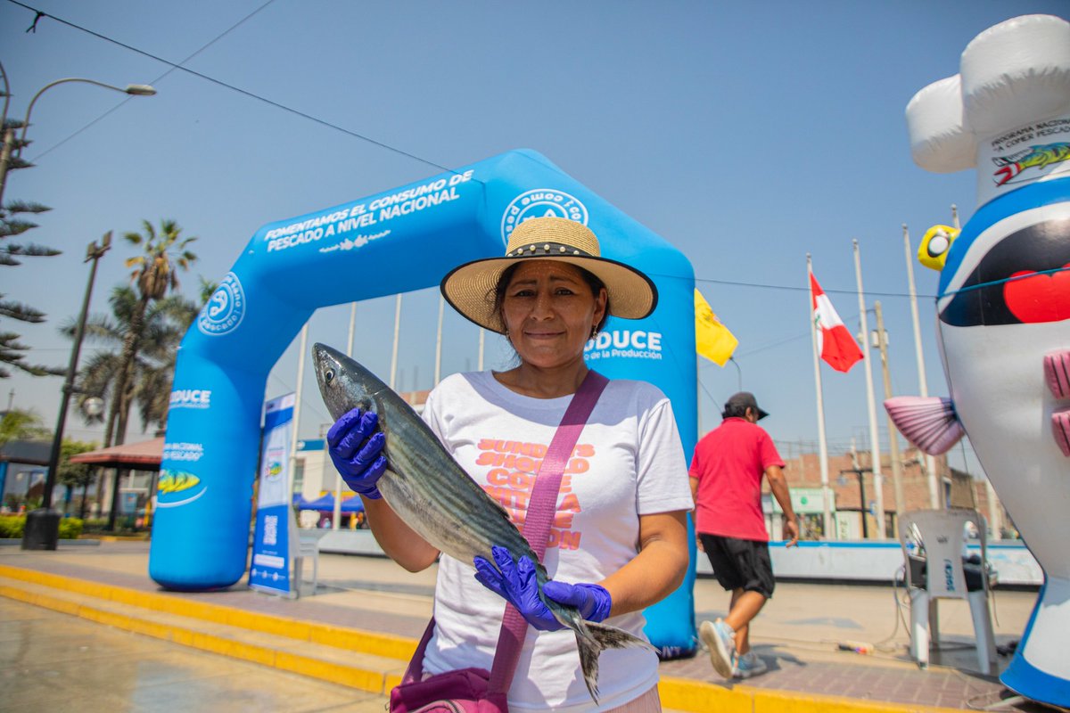 #NotaDePrensa | PRODUCE colocó más de 396 toneladas de pescado fresco a precios accesibles en todo el país 🐟

Con 275 ferias durante Semana Santa, se fortaleció la seguridad alimentaria de miles de familias.

🔗 Más información: gob.pe/es/n/1376997