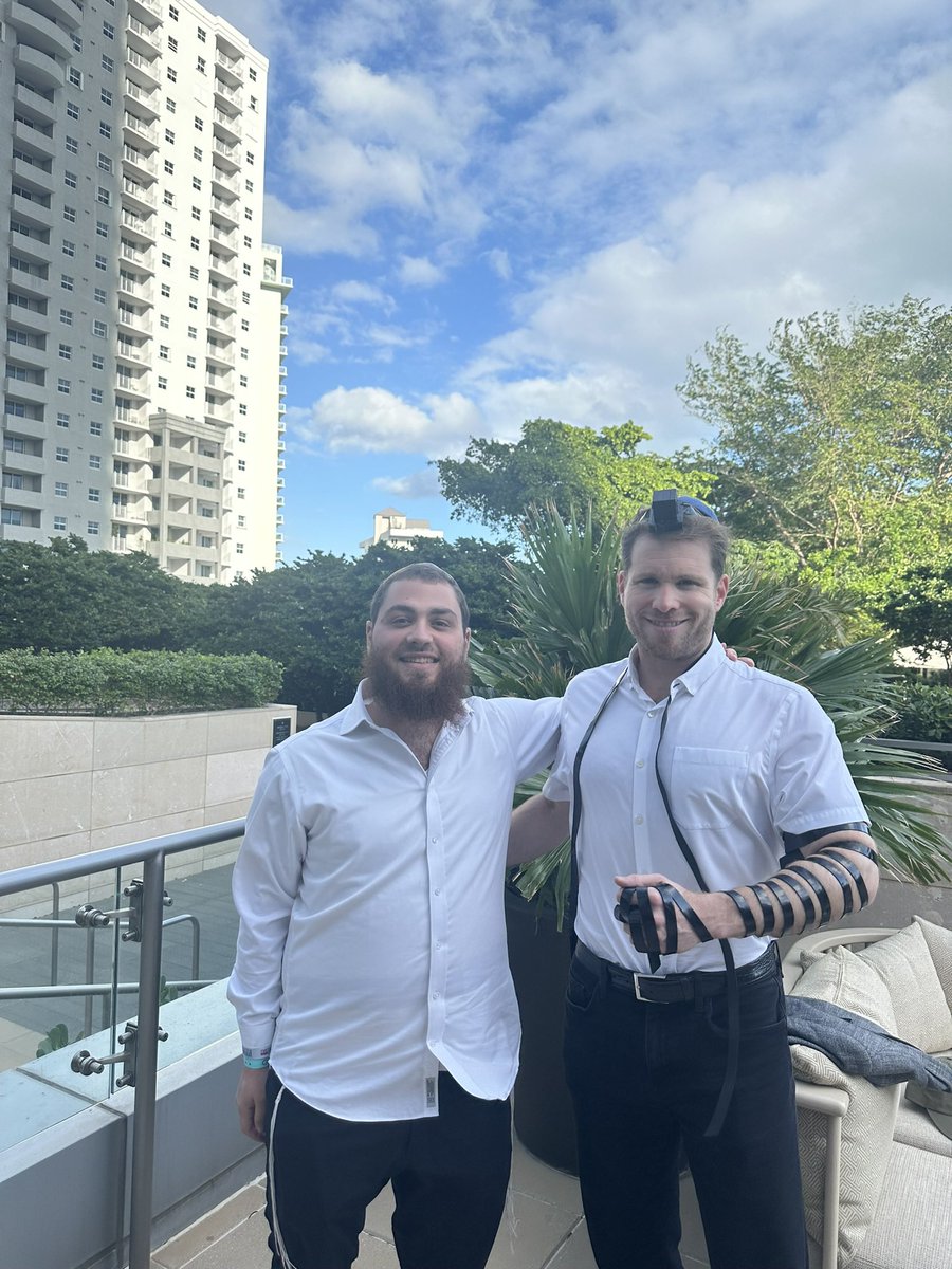 Yossi Farro tweet media