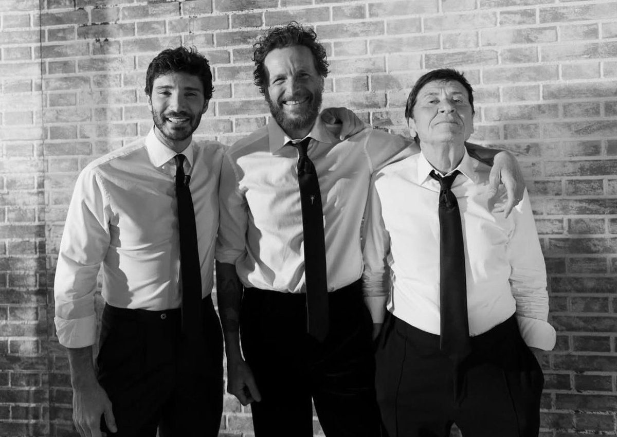 Cinguetterai's tweet photo. Questa puntata di #AffariTuoi è stato il più grande spettacolo prima del weekend

#StefanoDeMartino #Jovanotti #GianniMorandi https://t.co/kXt8uIm31e