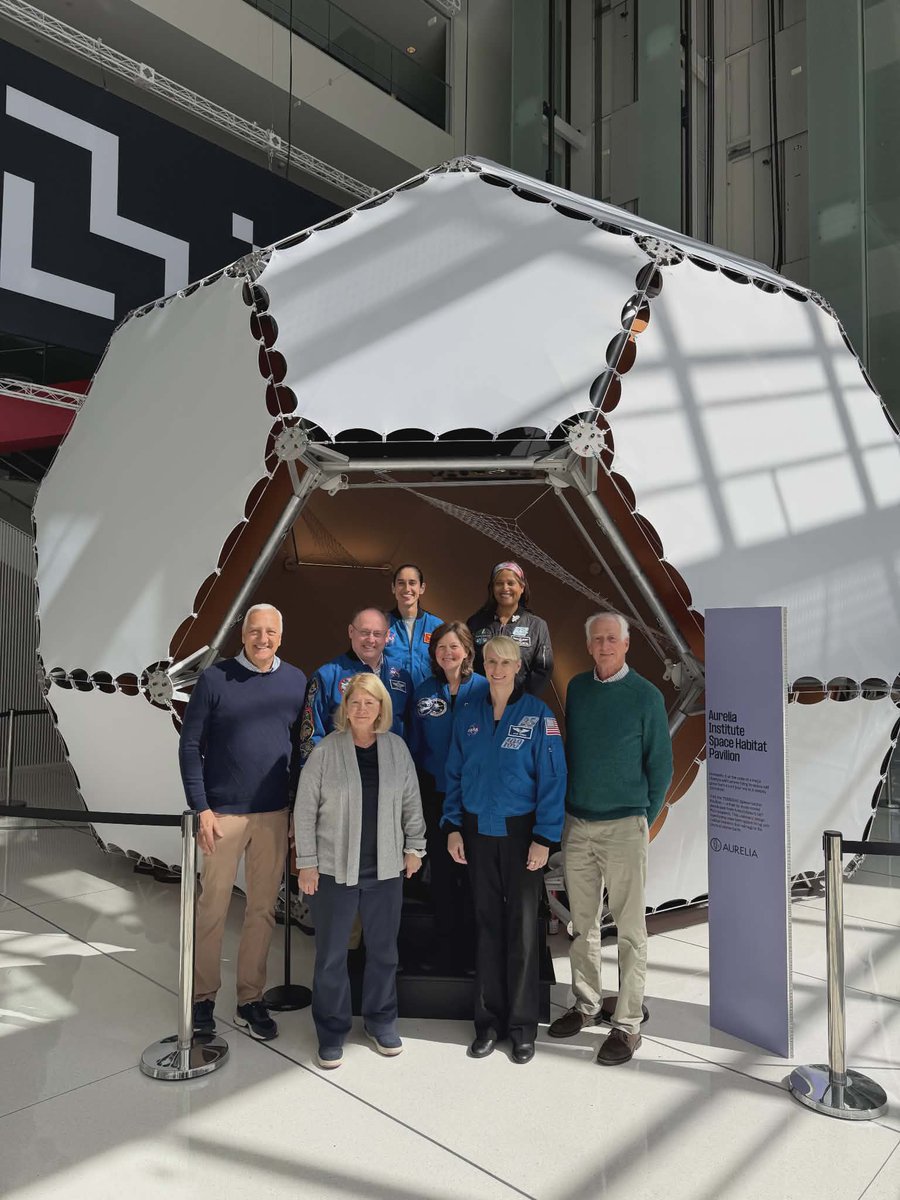 Cady Coleman tweet media