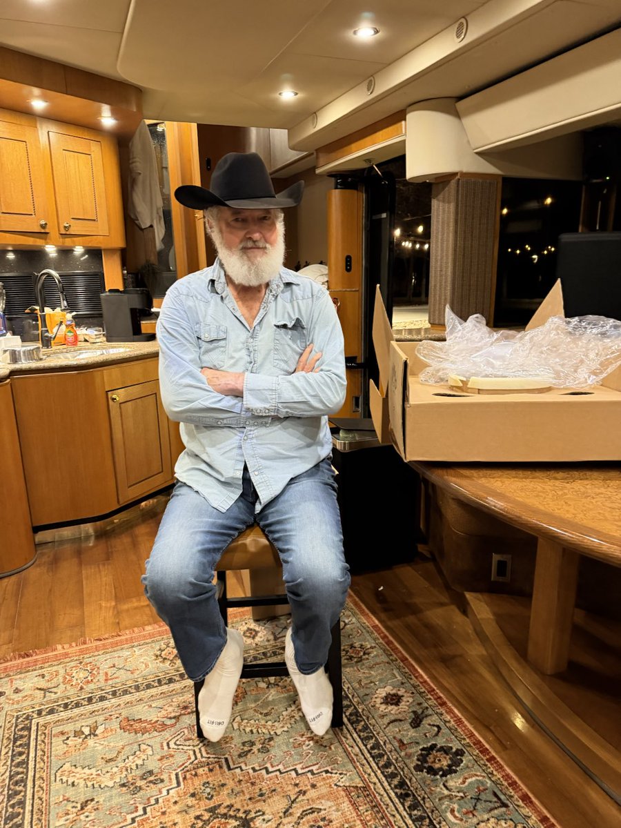 Randy Quaid tweet media