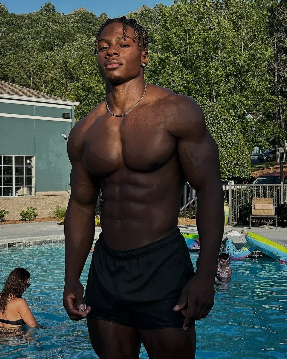 ᅠᅠᅠᅠ𝕶𝑰𝑵𝑮 。 tweet media