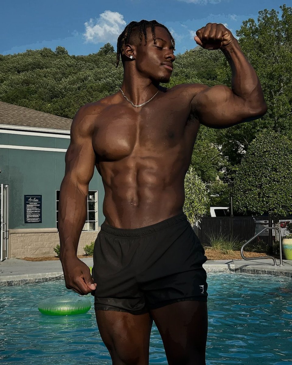 ᅠᅠᅠᅠ𝕶𝑰𝑵𝑮 。 tweet media