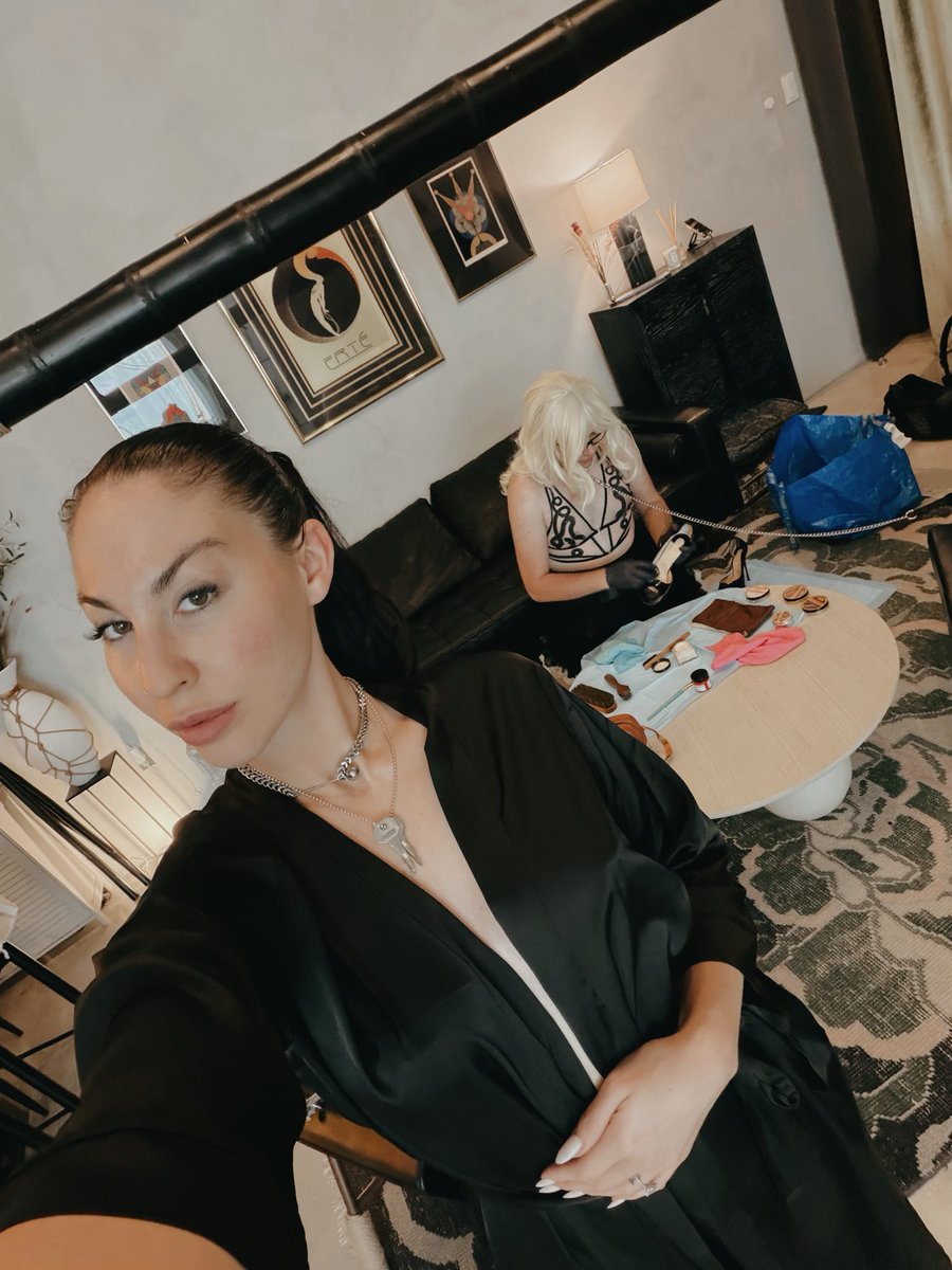 Neena De Ville 🖤⛓️‍💥 tweet media