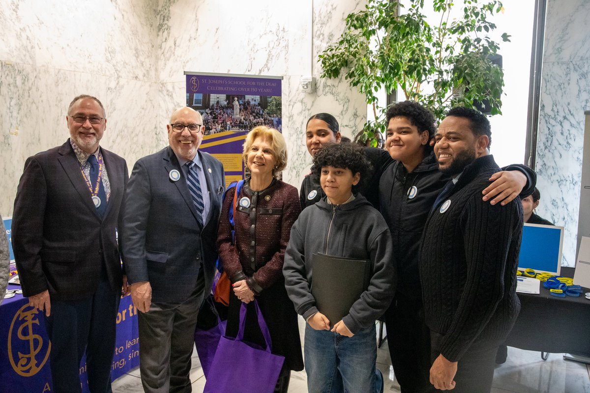 4201 Schools tweet media