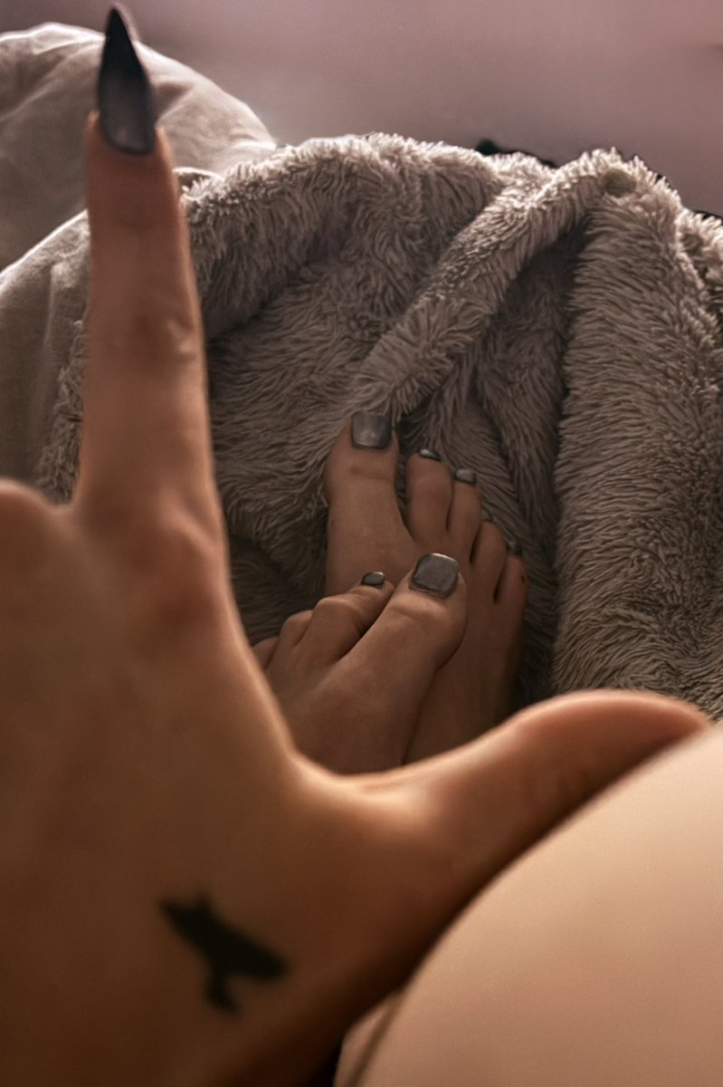 GoddessCleo tweet media