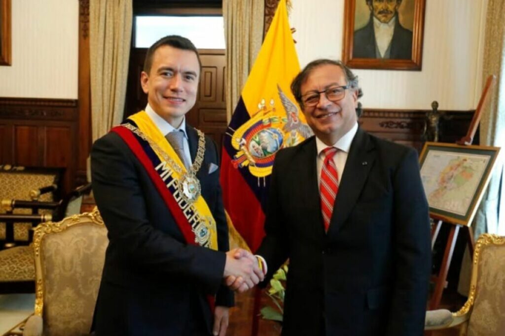 politikcorrecta's tweet image. 🧠 Preguntamos a la #InteligenciaArtificial… y esto nos dijo 👀

¿Cómo evaluó la prensa colombiana la declaración de #Petro sobre Glas de preso político y, cómo evaluó la ecuatoriana la decisión de #Noboa sobre aranceles al 100%?

👉 Te contamos la noticia según GROK. (Hilo 🧵)