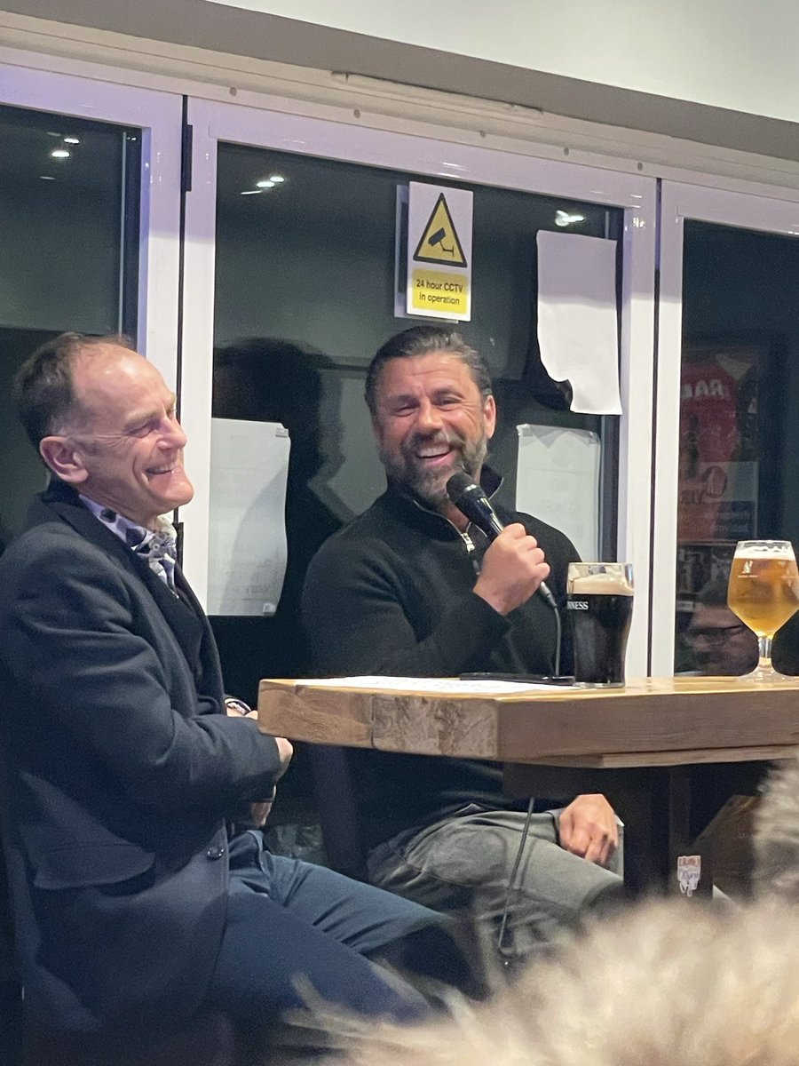 keithrobbo1968's tweet photo. Great night at @SeahamParkCC @SeahamPark with SAFC legend Super Kevin Phillips and @JeffAB61 - Pie &amp; Peas weren’t bad either !!! 🏏⚽️🥧🍺 https://t.co/0oFHx4naeH