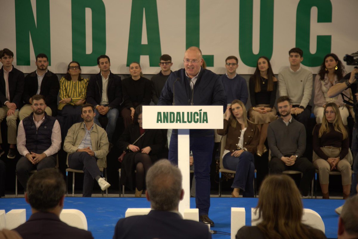 Tellado 💧 apela a una mayoría "holgada" para "revalidar" un Gobierno "libre y a pleno rendimiento al día siguiente" en Andalucía 🟢⚪🟢

Ha incidido en el reto de "evitar la relajación" y ha apelado a "no dar nada por hecho y trabajar muy duro"

👇
electomania.es/tellado-apela-…