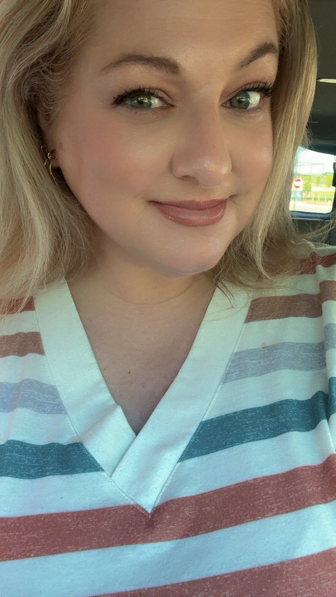 Kelley Belle tweet media