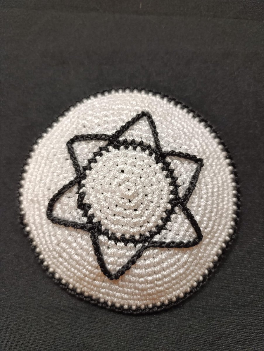 Voiceofisr's tweet photo. Handmade by my aunt.
#Kippah
#Shabbat #Shalom https://t.co/t2wXoSZF3j