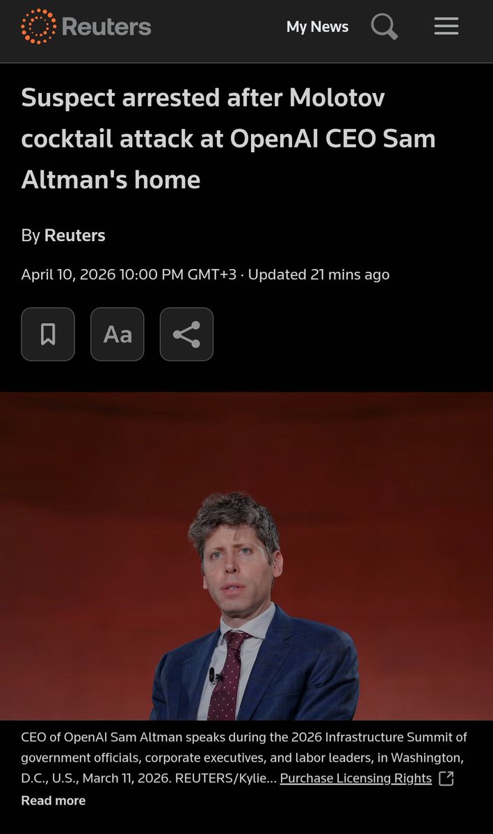 DrHuzam's tweet image. تم إلقاء زجاجة مولوتوف حارقة على منزل #سام_ألتمان، الرئيس التنفيذي لشركة #OpenAI

وقالت شرطة #سان_فرانسيسكو في بيان لها أن الزجاجة أحرقت بوابة خارجية لمنزل السيد ألتمان قبل الفجر. ثم لاذ المشتبه به بالفرار سيرًا على الأقدام، لكن تم العثور عليه بعد حوالي ساعة، أي بعد الساعة