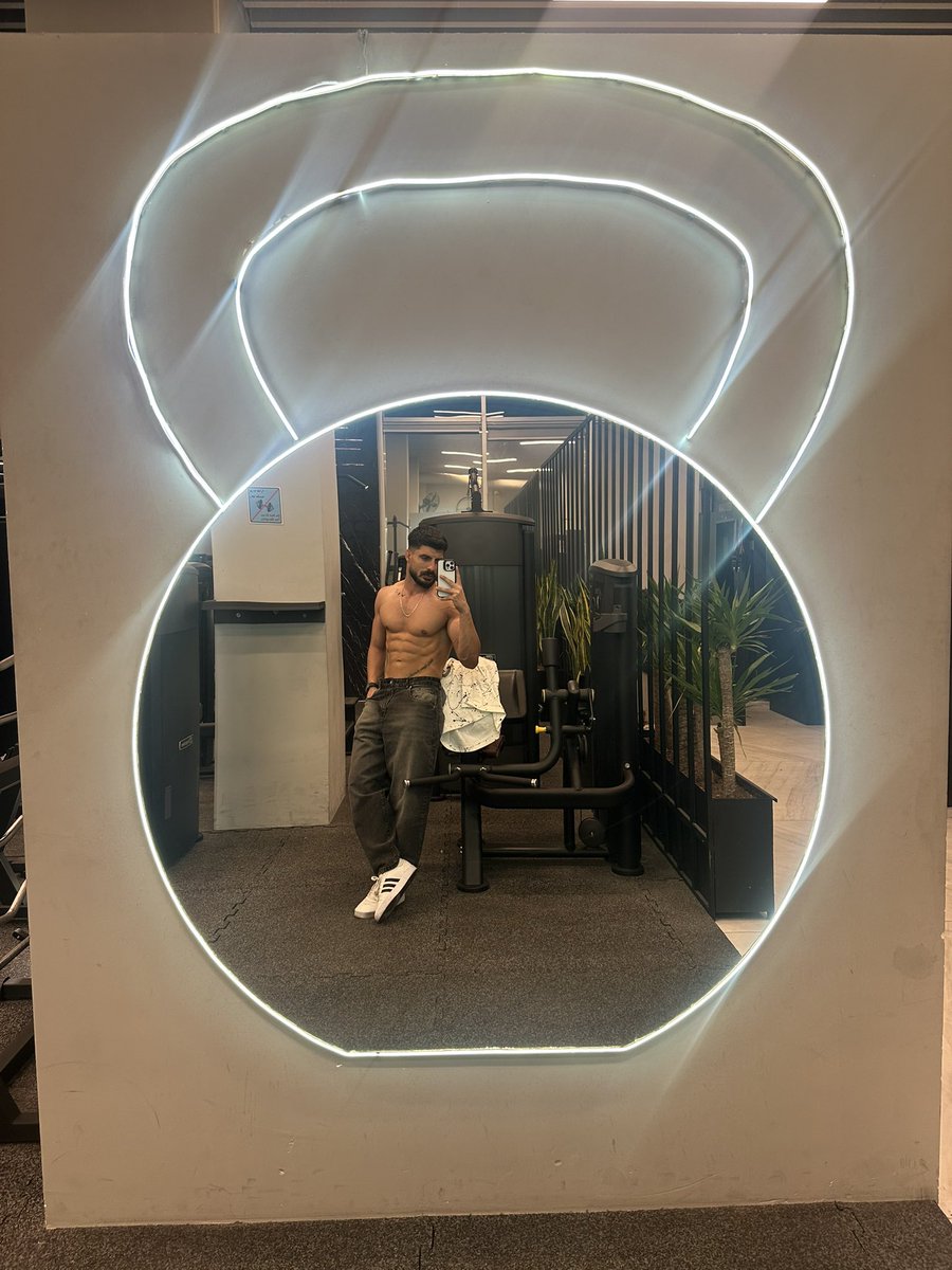 (مربی بی اعصاب)آخرین بازمانده tweet media