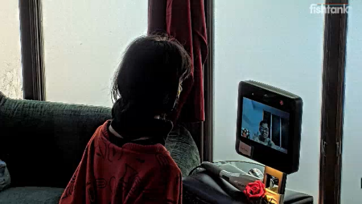 ANTARA IS LITERALLY DOING THE "I LIEK RICE" BIT WITH BINGO EIGHT MINUTES LATER #fishtanklive