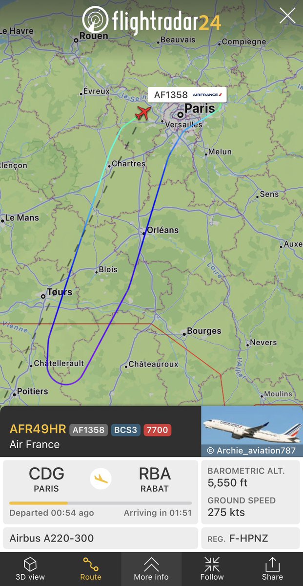 flightradar24's tweet image. #AF1358 from Paris to Rabat squawking 7700 and returning to Paris. 
fr24.com/AFR49HR/3f2943…