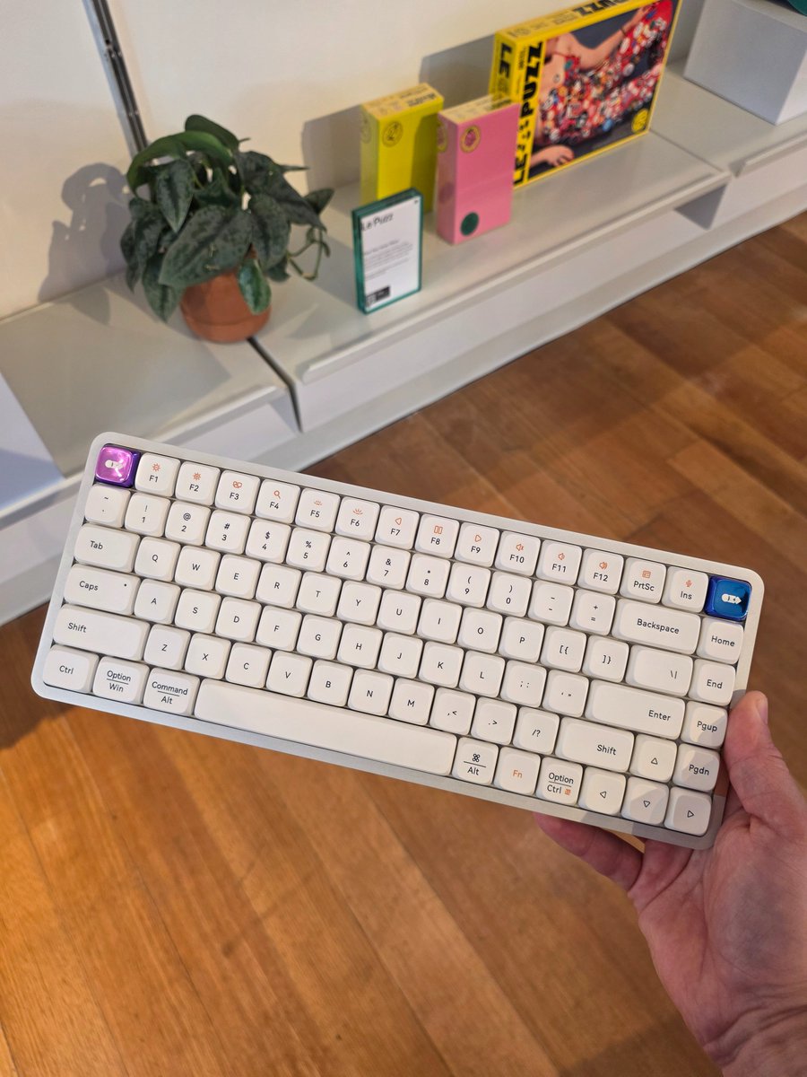 dhh's tweet image. Big thanks to the team at @lofreeco for sponsoring ten of my beloved Flow84 V1 keyboards for lucky Omacon attendees. Love the custom OMA keys as well 🤩