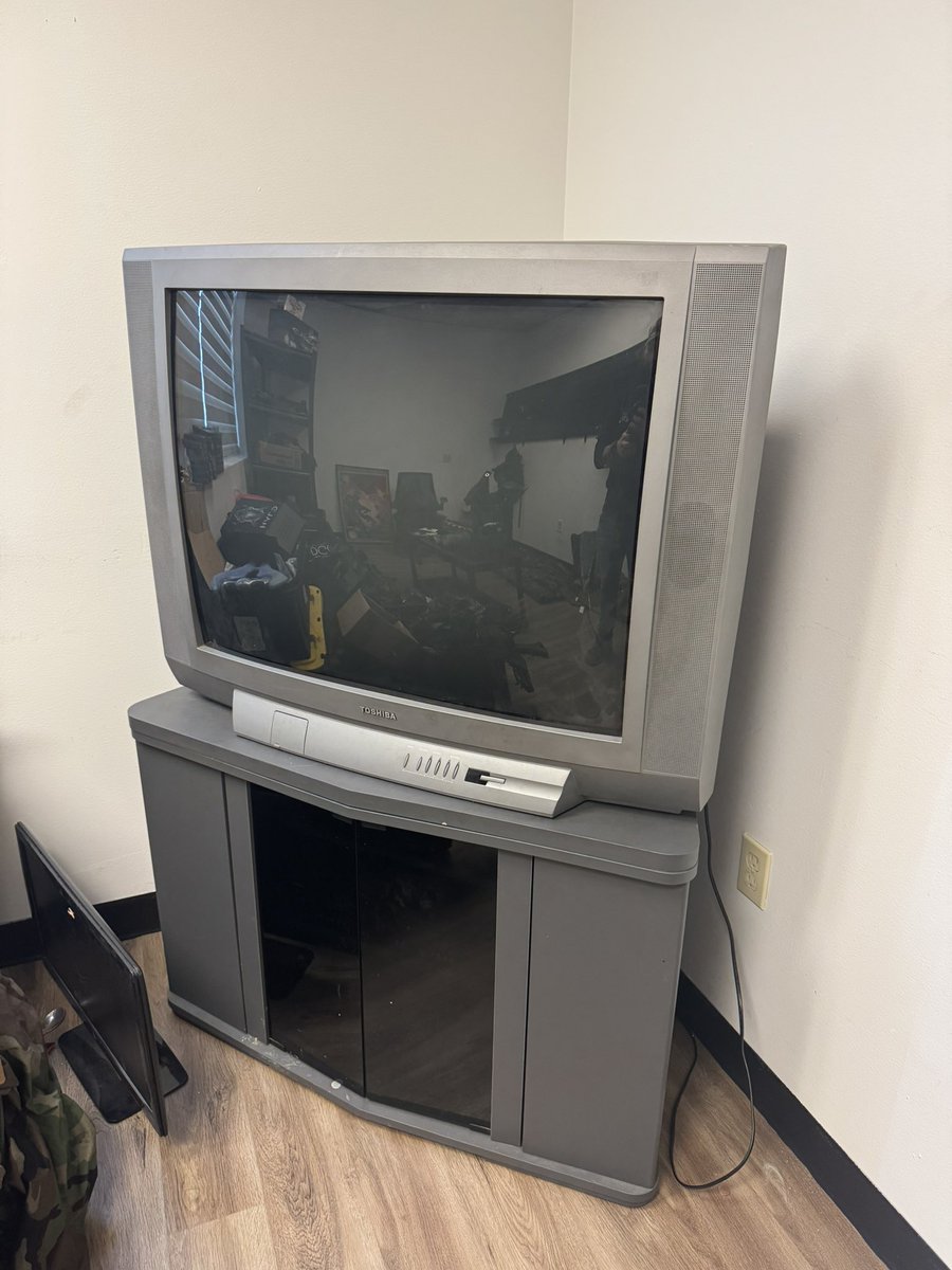 PNWGUERRILLA tweet media