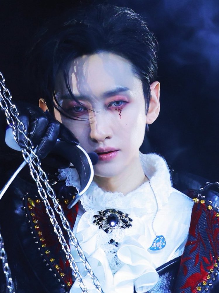 hyuksami's tweet photo. Extremely and legendarily beautiful in a way that seems too perfect for this world https://t.co/cqhG5912sC