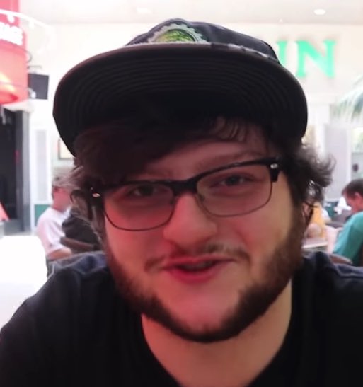 milktreez's tweet photo. @salamithegreat @slime_machine You look like 2016 Skydoesminecraft https://t.co/hIUAp5ujPN