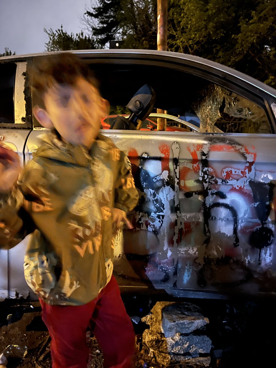 goranpandza's tweet image. Me and my buddy Ilija are exploring Zvezdara!!!✨❤️

#zvezdara #beograd #srbija #gradskabolnica #park #hospital