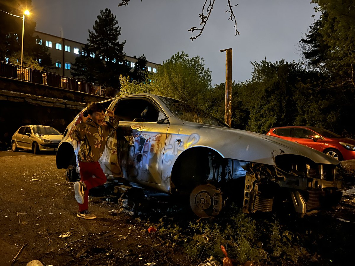 goranpandza's tweet image. Me and my buddy Ilija are exploring Zvezdara!!!✨❤️

#zvezdara #beograd #srbija #gradskabolnica #park #hospital