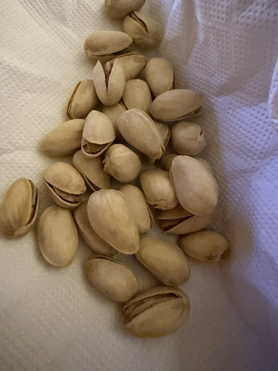 laurabizcochitos tweet media