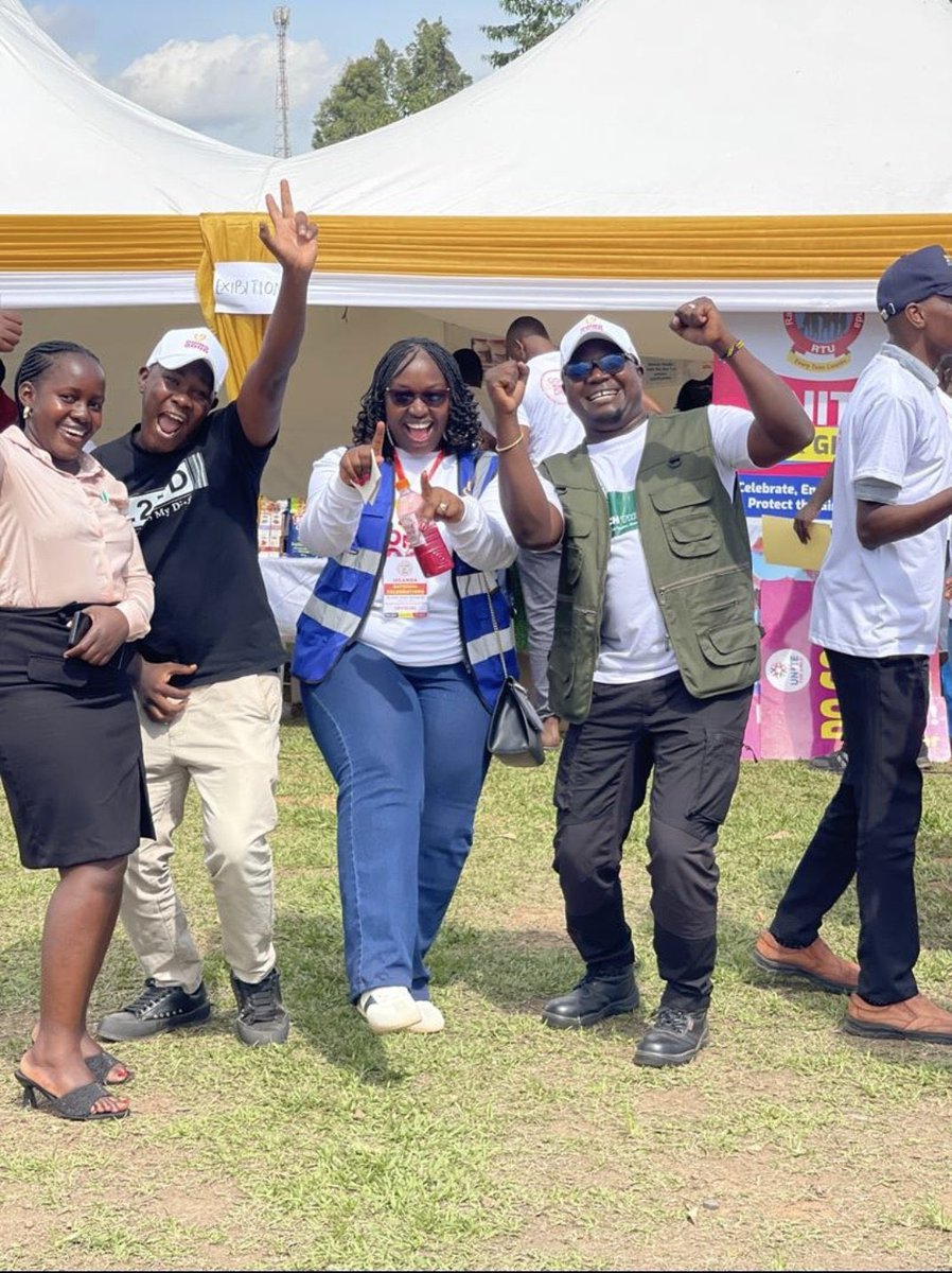 nankunda20's tweet image. Today wasn’t only for #GoodDeedsDayUganda🤍
It was for connecting, hugging and shooting photos for future reference: 
Cheers 🥂 my People:
You are Loved 🥰 
Let’s keep #DoingGoodTogether