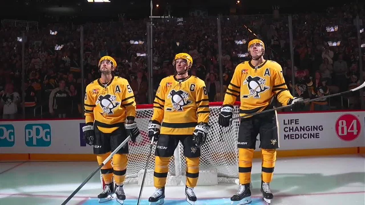 Penguins Jesus tweet media
