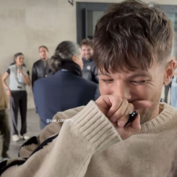 louis doing things tweet media