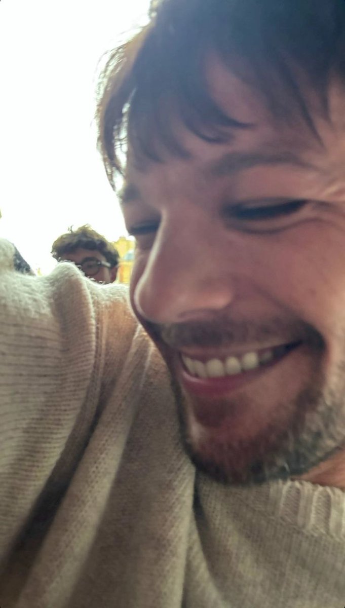 louis doing things tweet media