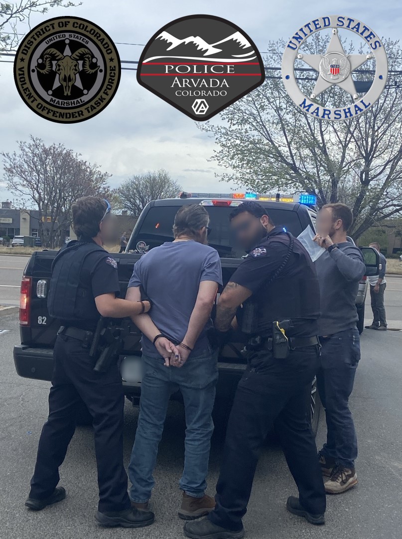 USMSDenver's tweet image. Fugitive Tracy JENSEN, wanted by @ArvadaPolice for felony &amp;amp; misdemeanor narcotics warrants, was arrested by Arvada PD CRIT &amp;amp; CORE members along with COVOTF Deputy U.S. Marshals &amp;amp; our Arvada PD TFO. JENSEN was located near W 49th &amp;amp; Ward Rd in Wheat Ridge. #FugitiveFriday
