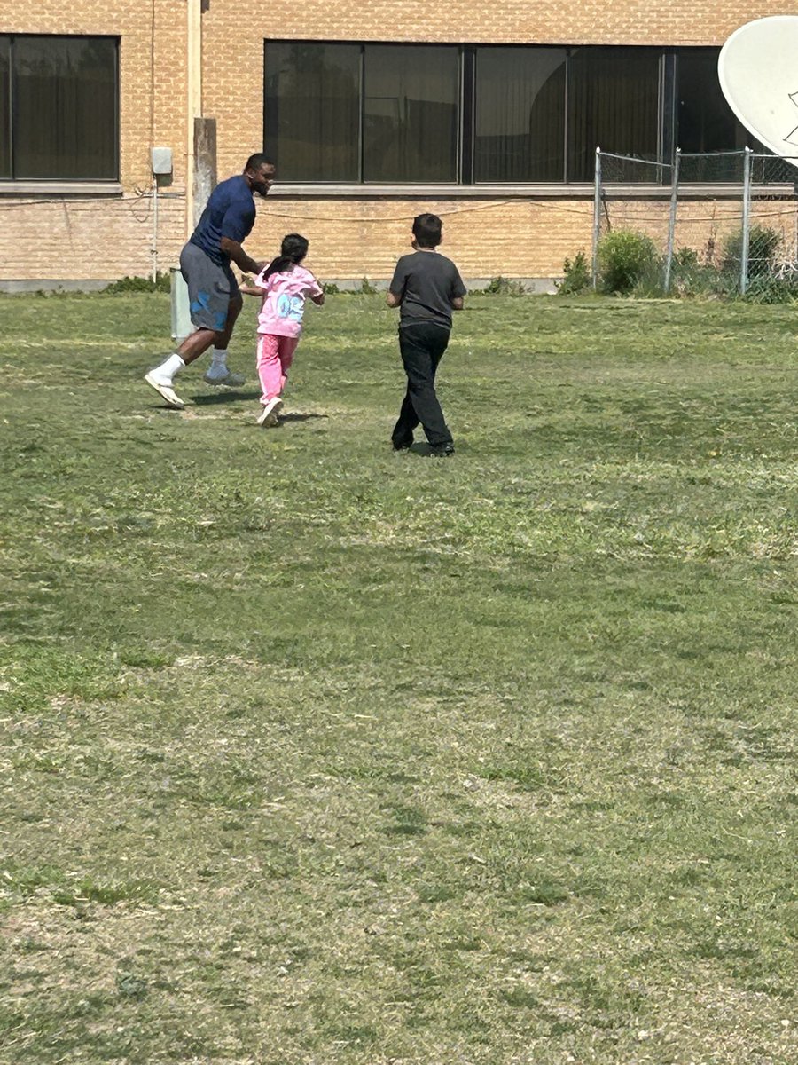 Today we spent time at Texhoma Elementary helping with recess and bringing energy and smiles.  

Our guys loved helping with recess and connecting with the kids!

#HailTheAggieCrew