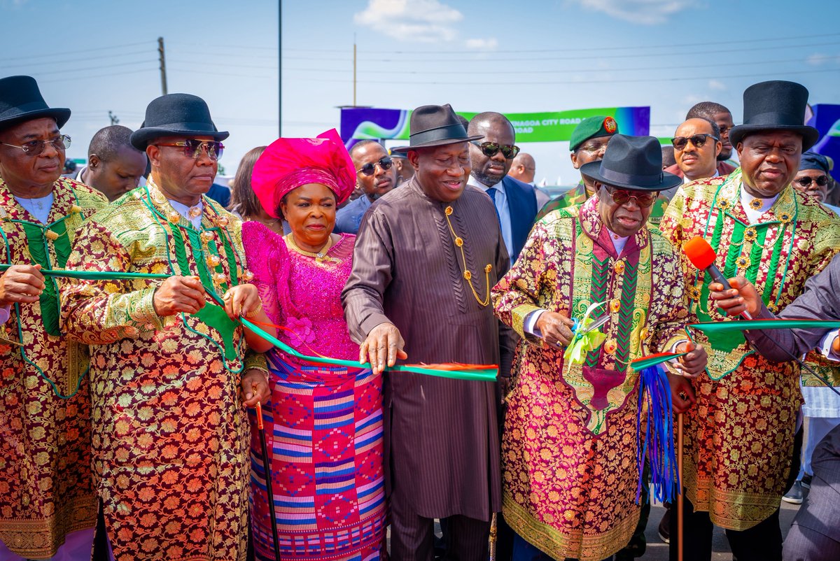 Bola Ahmed Tinubu tweet media