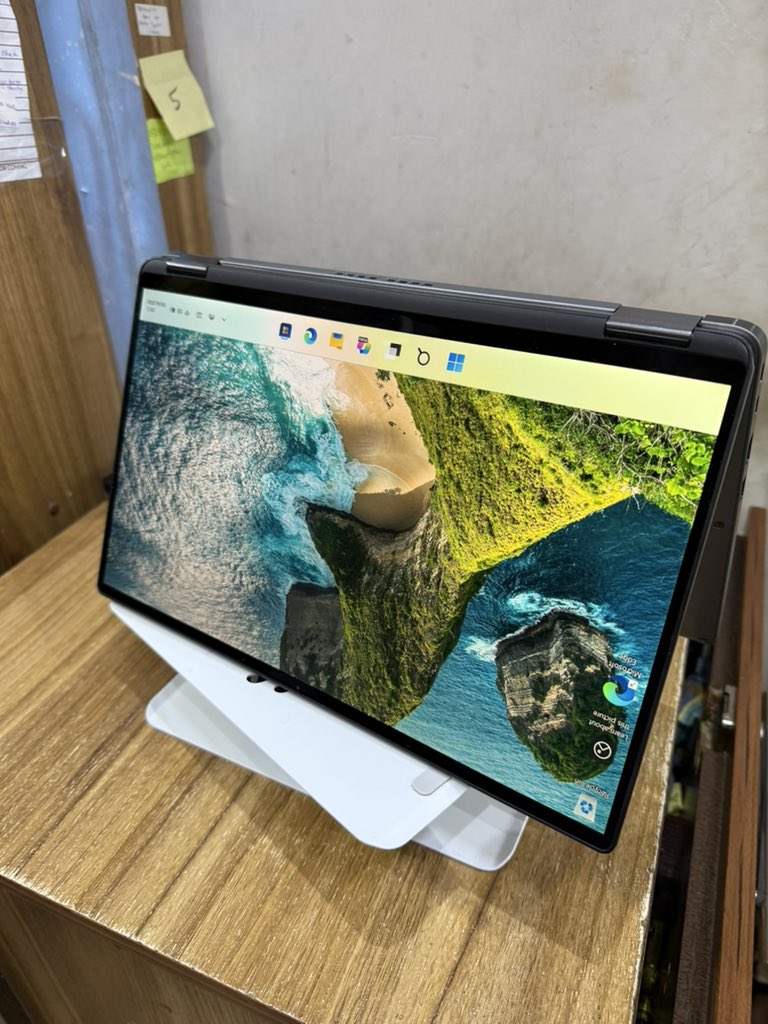 gospel_harmony's tweet image. American used
Clean. Powerful. Flexible. 💻✨

Dell Latitude 7400 2-in-1
— 16GB RAM | 256GB SSD
— Touchscreen + Convertible (Laptop ↔ Tablet)
— Backlit Keyboard
— Type-C Charging
— Strong Battery Life

Perfect for business, students &amp;amp; creators on the go.

Super neat &amp;amp; ready for