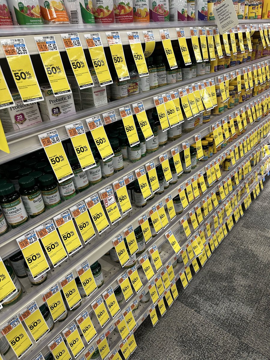 lawrencebremer's tweet photo. @Shwinnabego The other 20% digging behind the yellow wall https://t.co/9oGp6uoz3q