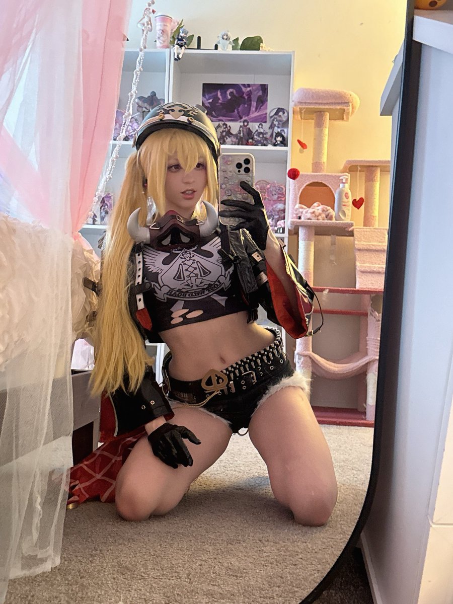 ellie જ⁀➴ tweet media