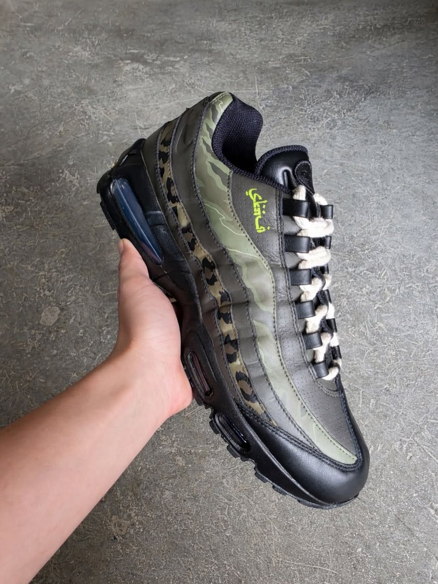 JustFreshKicks tweet media