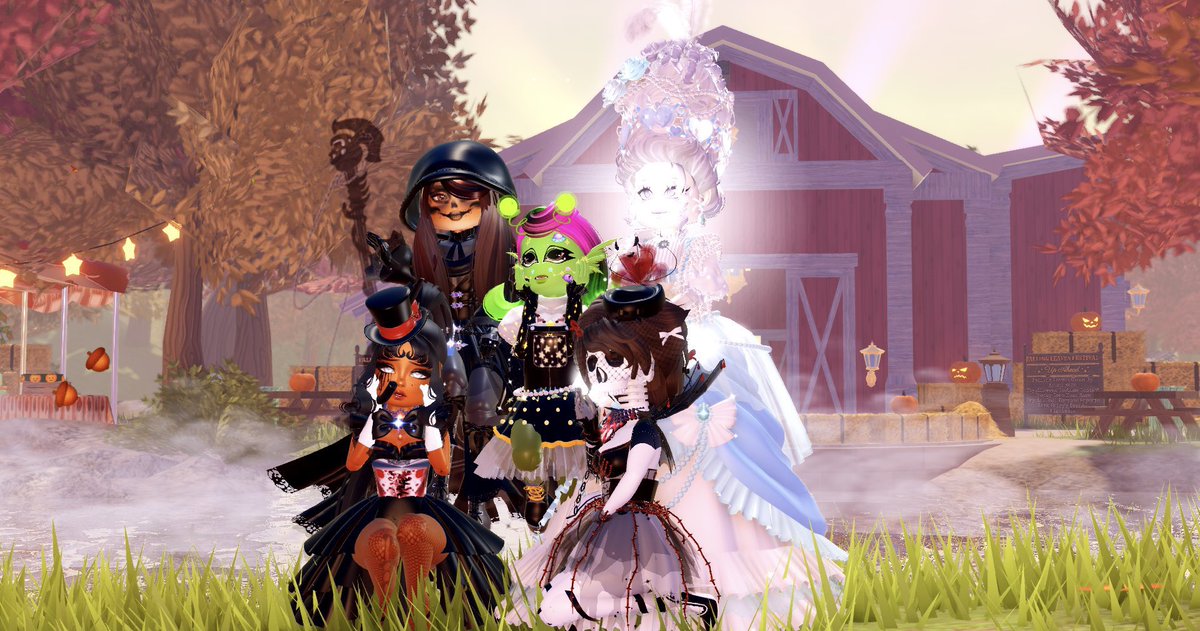 roseyplays_RBLX's tweet photo. Happy 9th birthday, Royale High🎂🎉
It feels like just yesterday you were a little, baby Princess Elementary🥹💗
Just 9 more years and you’ll be able to vote in the Bloxy Awards💖 https://t.co/3KmSvnImcV